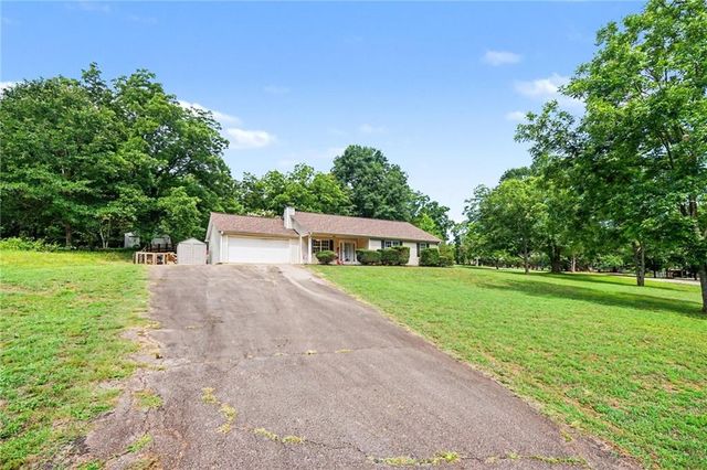 266 Freeman Drive, Maysville, GA 30558