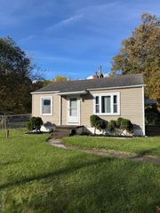 3112 W Mott Avenue, Flint, MI 48504