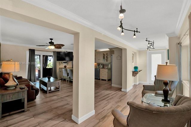 812 Chukker Rd 1, Boynton Beach, FL 33483