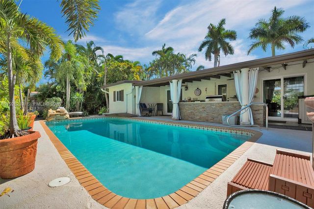 812 Chukker Rd 1, Boynton Beach, FL 33483