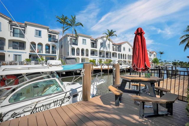 812 Chukker Rd 1, Boynton Beach, FL 33483