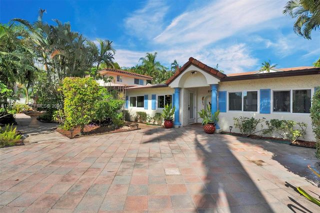 812 Chukker Rd 1, Boynton Beach, FL 33483