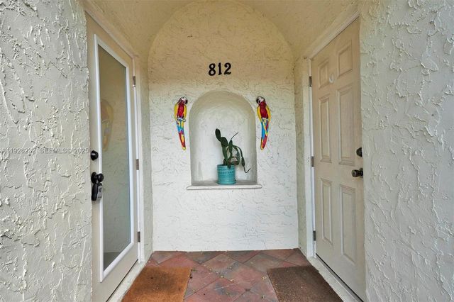 812 Chukker Rd 1, Boynton Beach, FL 33483