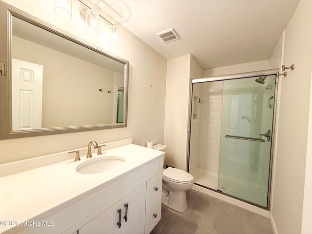 17 Apple Drive, Spring Lake Heights, NJ 07762