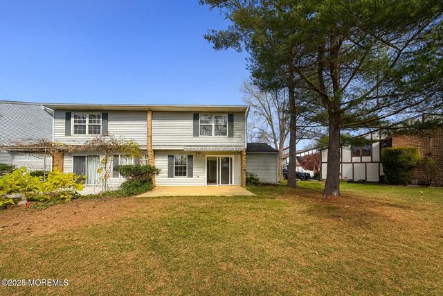 17 Apple Drive, Spring Lake Heights, NJ 07762