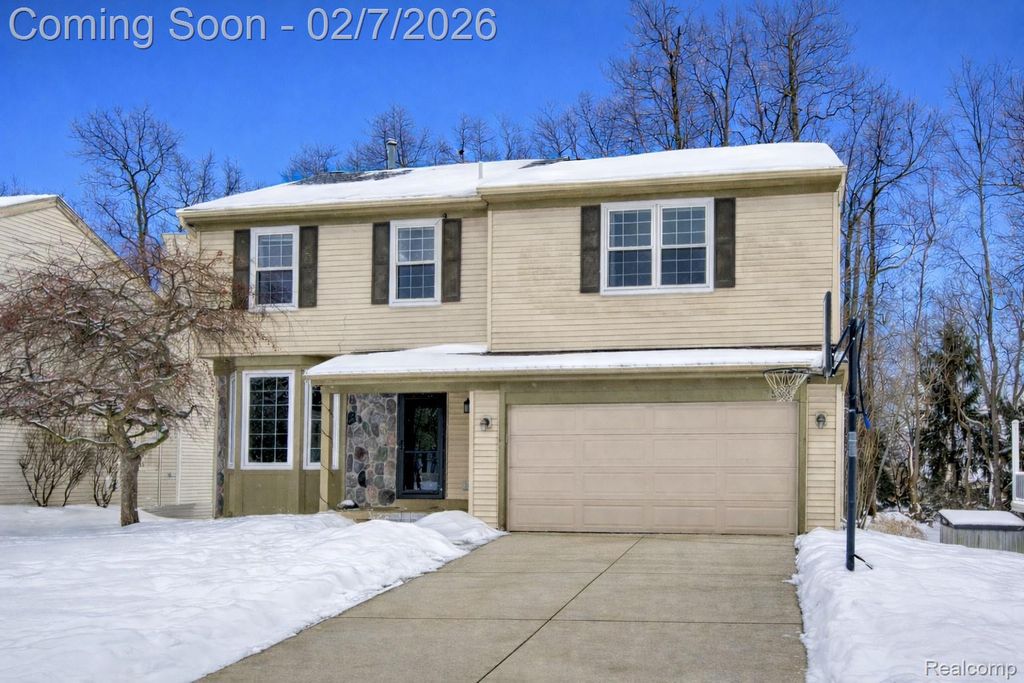 1564 Chelsea Circle, Hartland Township, MI 48843