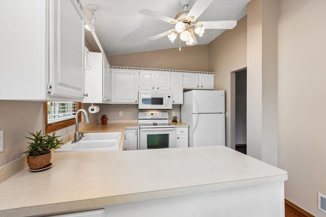 4209 Braddock Trail, Eagan, MN 55123
