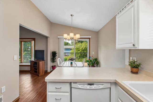 4209 Braddock Trail, Eagan, MN 55123