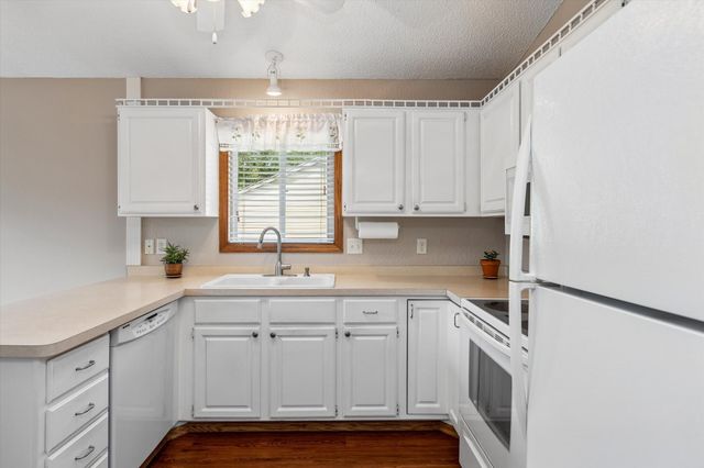 4209 Braddock Trail, Eagan, MN 55123