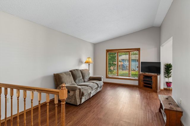 4209 Braddock Trail, Eagan, MN 55123