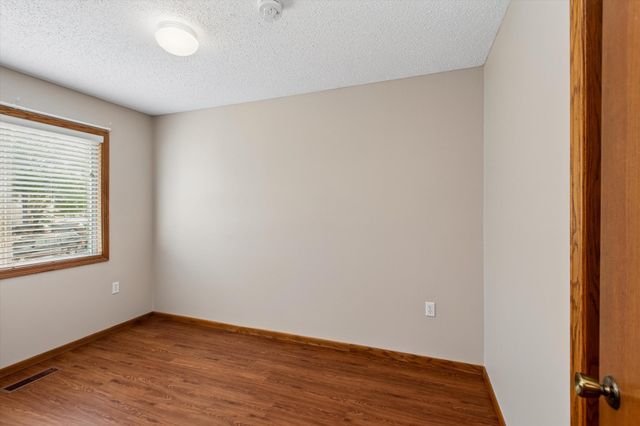 4209 Braddock Trail, Eagan, MN 55123