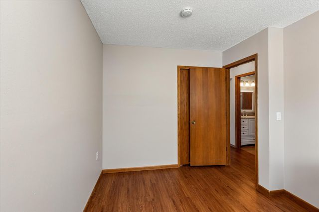 4209 Braddock Trail, Eagan, MN 55123
