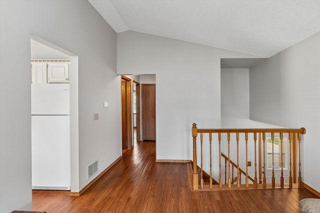 4209 Braddock Trail, Eagan, MN 55123