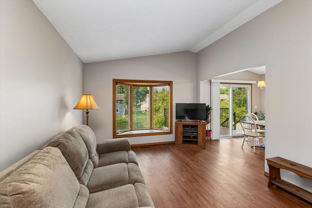 4209 Braddock Trail, Eagan, MN 55123