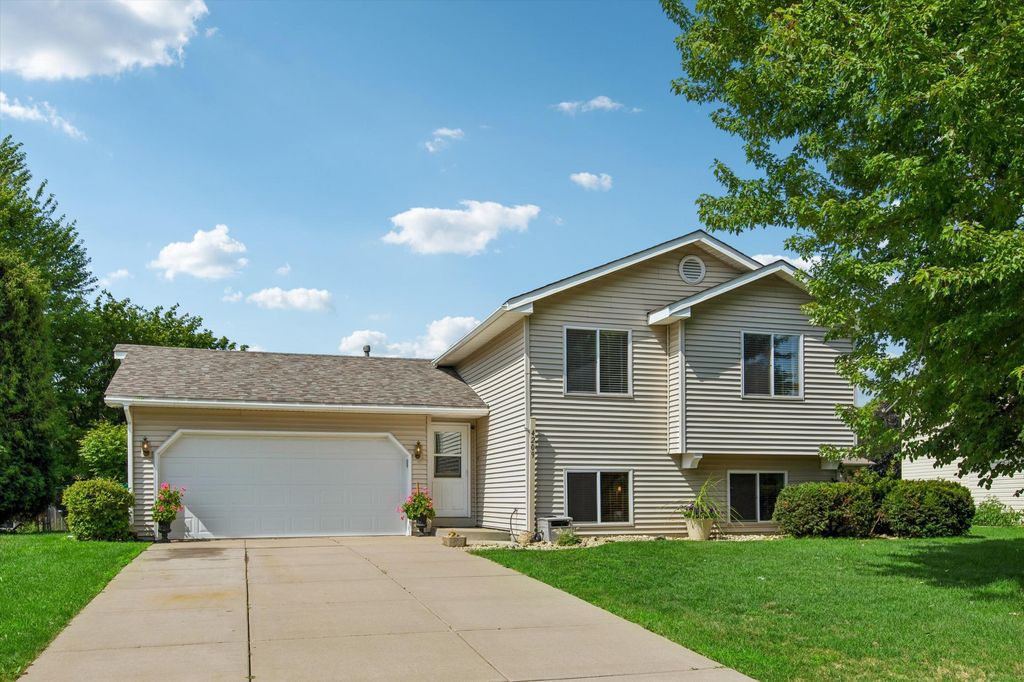 4209 Braddock Trail, Eagan, MN 55123