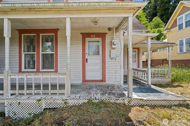 212 Alder Street, South Bend, WA 98586