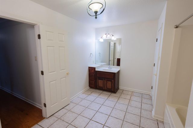 2550 Smith Ford Rd, Benton, AR 72019