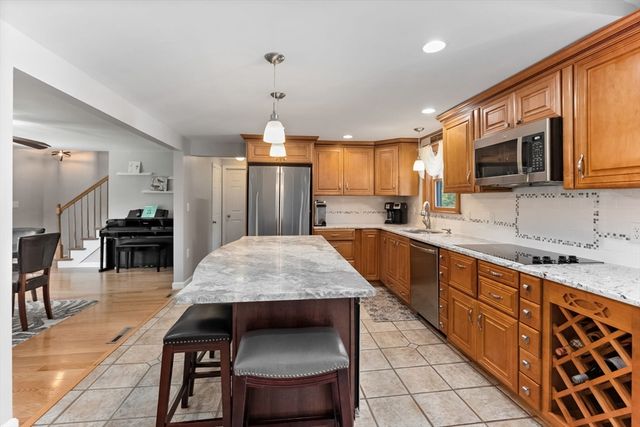 30 Peters Road, Swansea, MA 02777