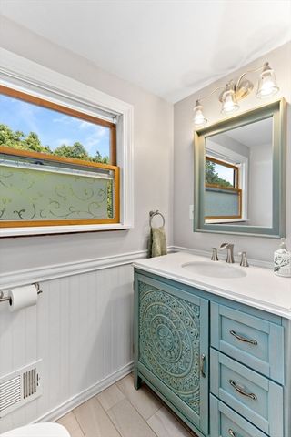 30 Peters Road, Swansea, MA 02777
