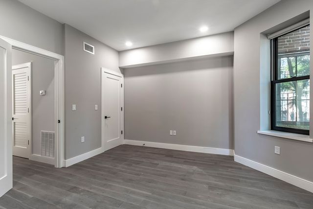 169 Newbury St. 3, Boston, MA 02116