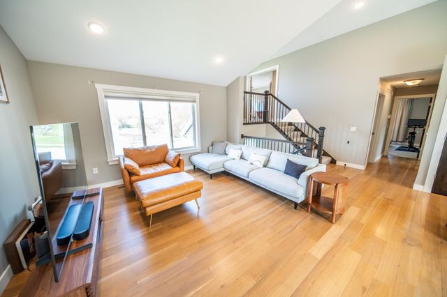 862 Portsmith Drive NW, Rochester, MN 55901