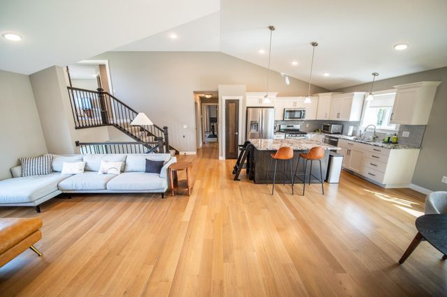 862 Portsmith Drive NW, Rochester, MN 55901