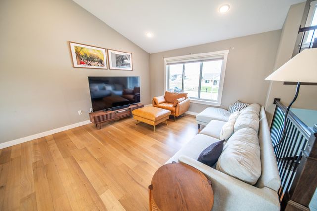 862 Portsmith Drive NW, Rochester, MN 55901