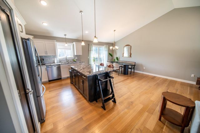 862 Portsmith Drive NW, Rochester, MN 55901