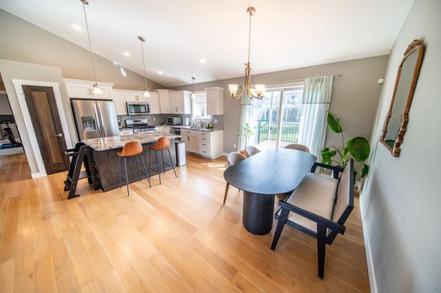 862 Portsmith Drive NW, Rochester, MN 55901