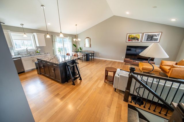 862 Portsmith Drive NW, Rochester, MN 55901