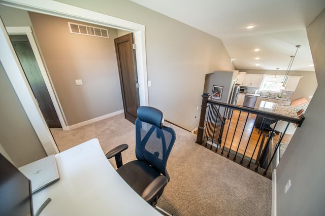 862 Portsmith Drive NW, Rochester, MN 55901