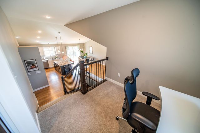 862 Portsmith Drive NW, Rochester, MN 55901