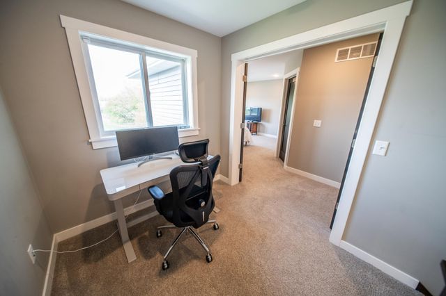 862 Portsmith Drive NW, Rochester, MN 55901