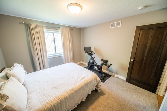 862 Portsmith Drive NW, Rochester, MN 55901