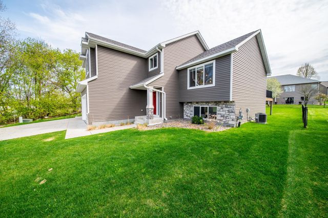 862 Portsmith Drive NW, Rochester, MN 55901