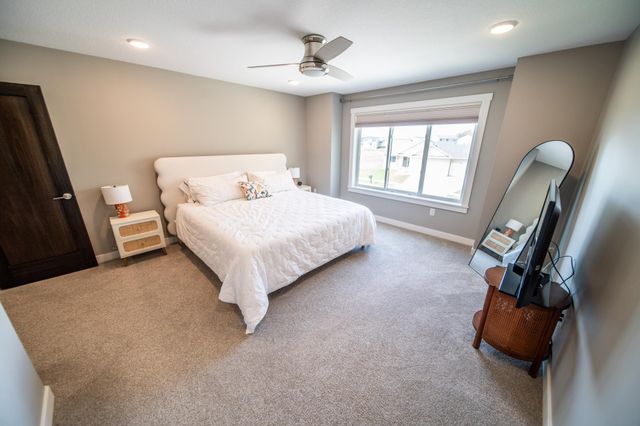 862 Portsmith Drive NW, Rochester, MN 55901