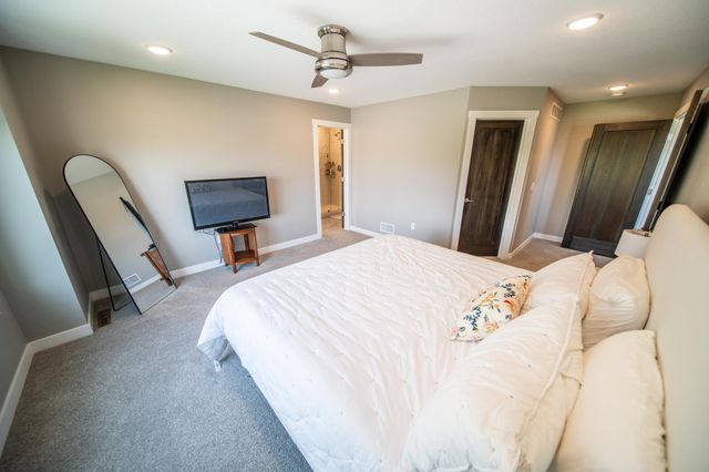 862 Portsmith Drive NW, Rochester, MN 55901