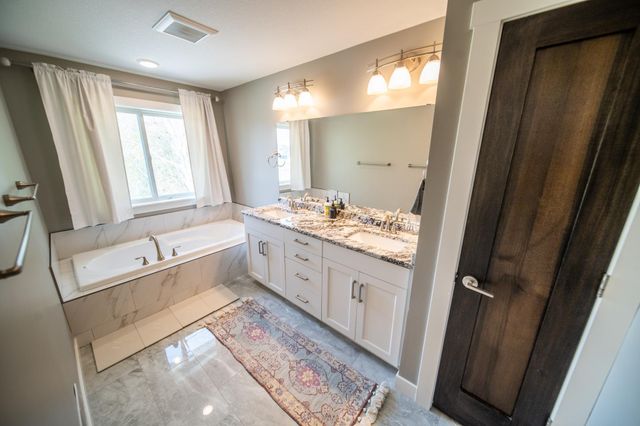 862 Portsmith Drive NW, Rochester, MN 55901