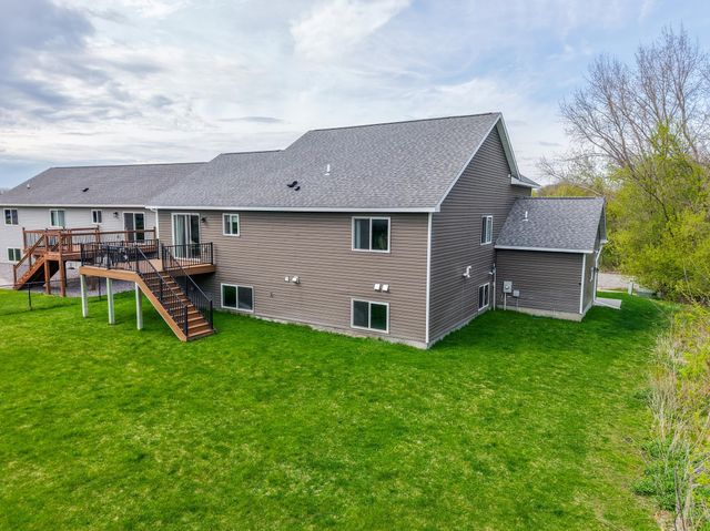 862 Portsmith Drive NW, Rochester, MN 55901