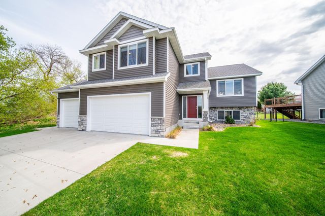 862 Portsmith Drive NW, Rochester, MN 55901