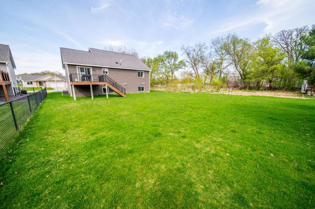 862 Portsmith Drive NW, Rochester, MN 55901