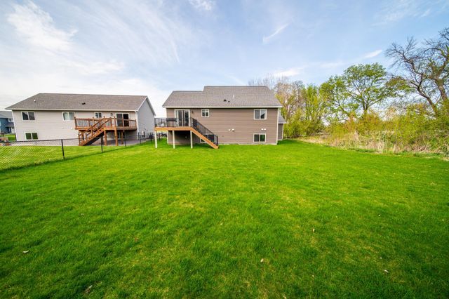 862 Portsmith Drive NW, Rochester, MN 55901