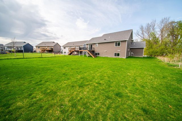 862 Portsmith Drive NW, Rochester, MN 55901