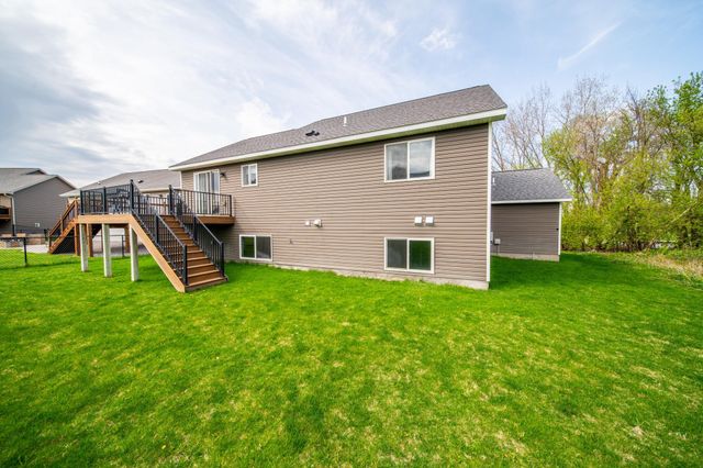 862 Portsmith Drive NW, Rochester, MN 55901