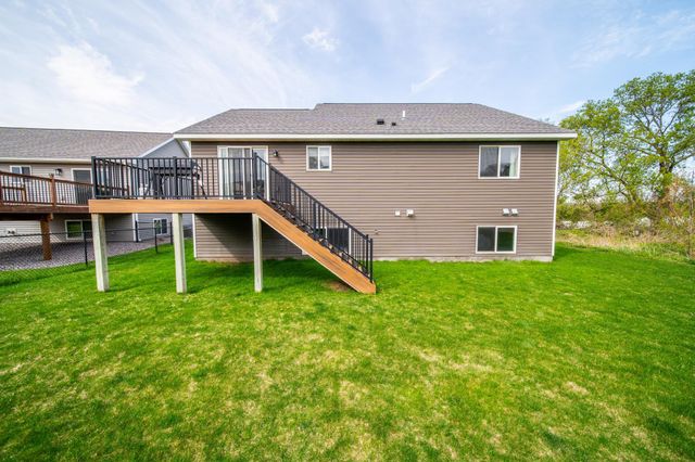 862 Portsmith Drive NW, Rochester, MN 55901