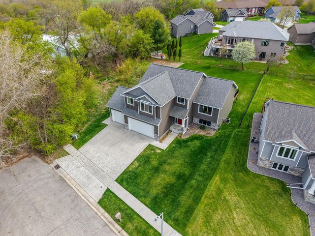 862 Portsmith Drive NW, Rochester, MN 55901