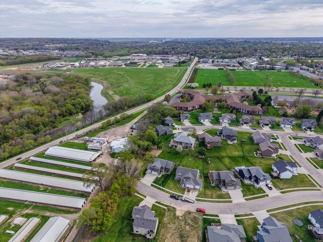 862 Portsmith Drive NW, Rochester, MN 55901