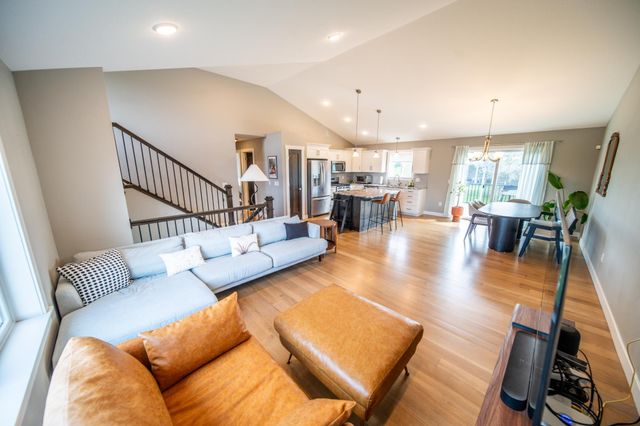 862 Portsmith Drive NW, Rochester, MN 55901