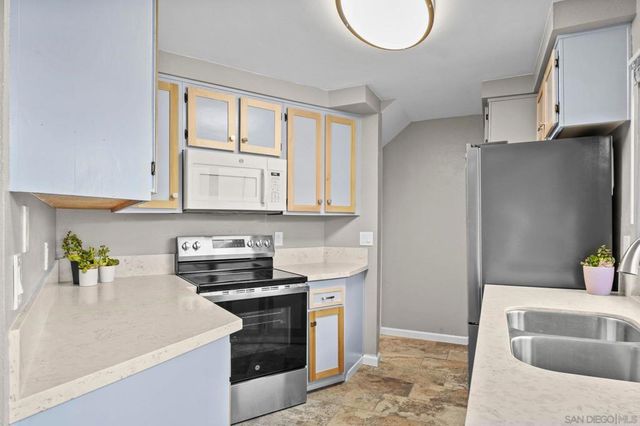 3823 Caminito Litoral 208, San Diego, CA 92107