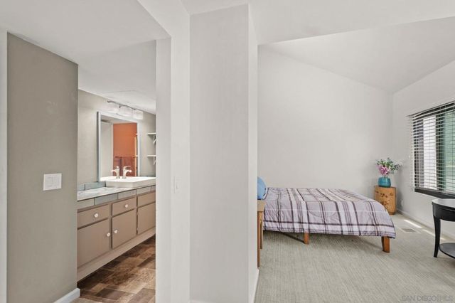 3823 Caminito Litoral 208, San Diego, CA 92107